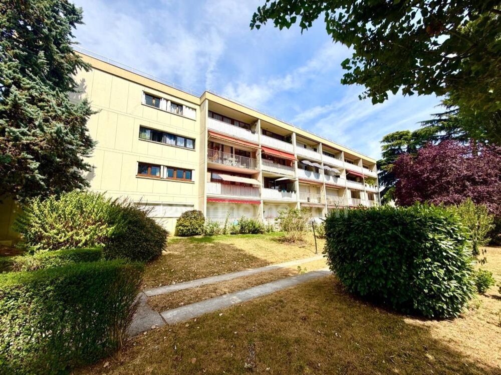 Appartement 4 pièces, 3 chambres / balcon / cave / parking / terrain de tennis