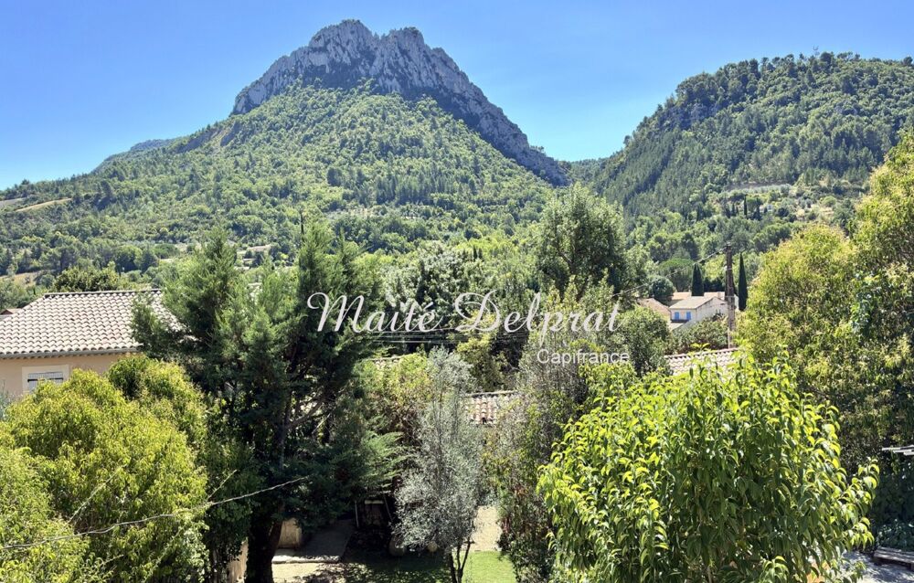 Buis-les-Baronnies  Maison de village de 139 m² avec jardin, 4 chambres, 2 garages, dépendance et vue sur le Pic Saint-Julien