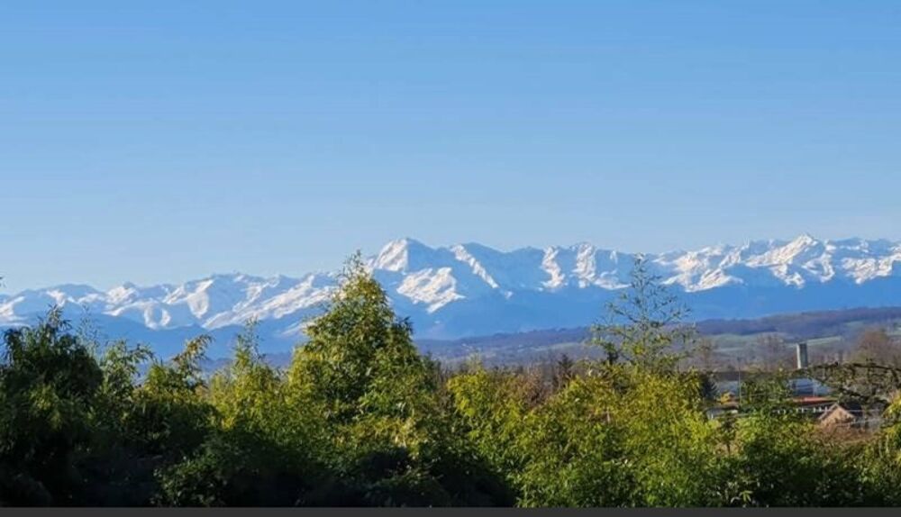 Mirande, Maison à vendre 7 pièces - 190 m2 - Garage - Piscine - 8 000 m2 de terrain
