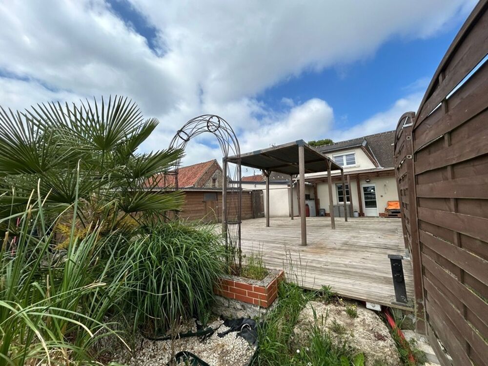 Maison à vendre 8 pièces CRESSONSACQ (60) 299 500 euros