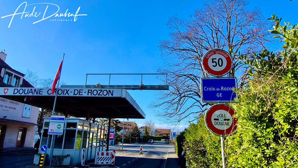 À Archamps  T3 avec terrasse et vue sur le Genevois, proche douane - Résidence de standing