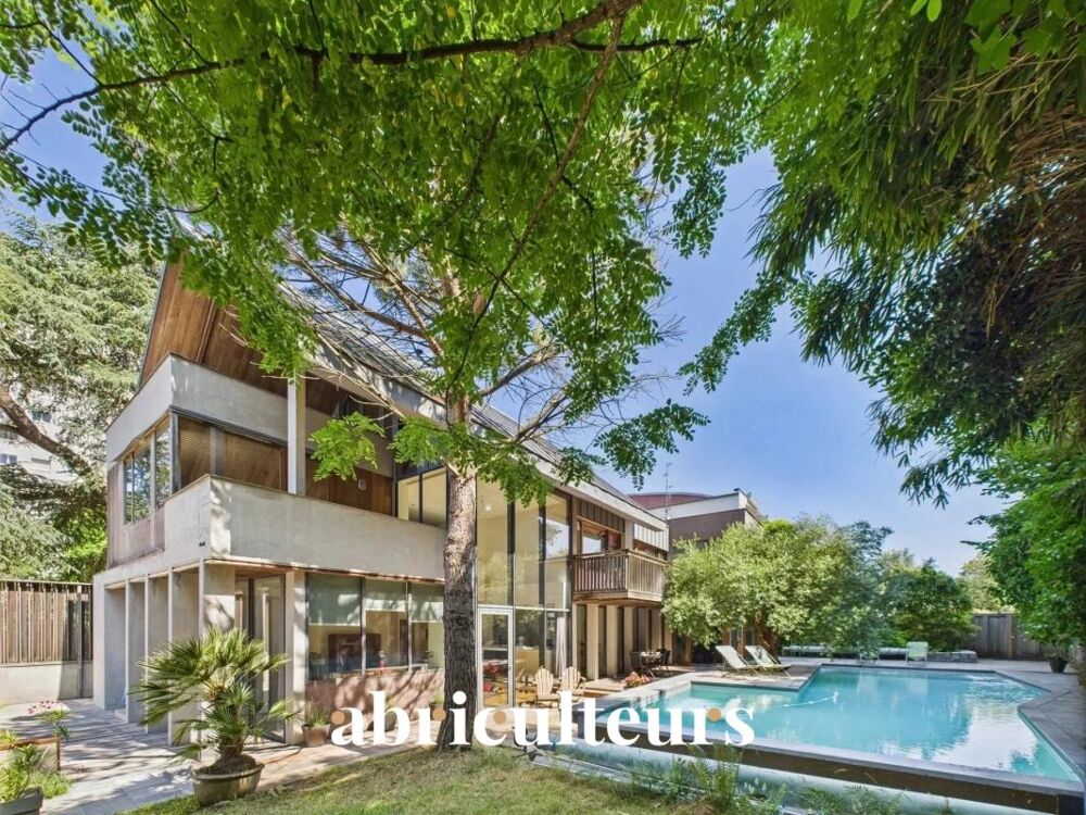Splendide maison d'architecte dans un écrin de verdure - 317m², piscine et grandes terrasses - Nantes Sud