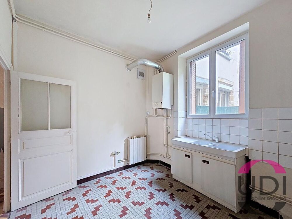 Charmante maison au coeur du quartier médiéval de Montluçon  4 chambres + cave