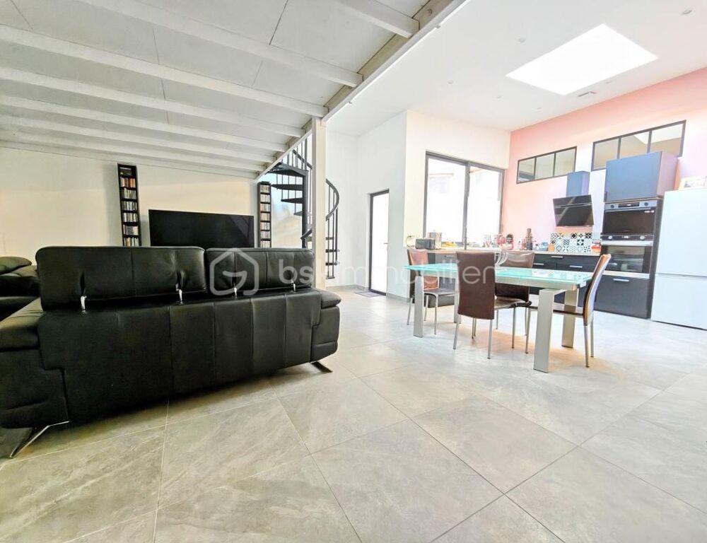 EXCLUSIVITÉ  Magnifique appartement duplex avec terrasse au coeur de la Place du Forum à Reims !