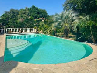  Propriété/château à vendre 8 pièces 210 m²
