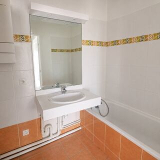  Appartement à louer 2 pièces 45 m²