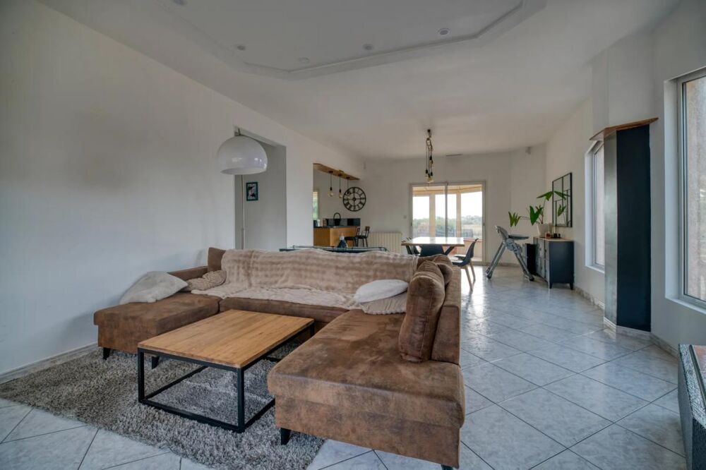 Maison de 8 pièces de 240 m² à Seysses + dépendance de 90 m²