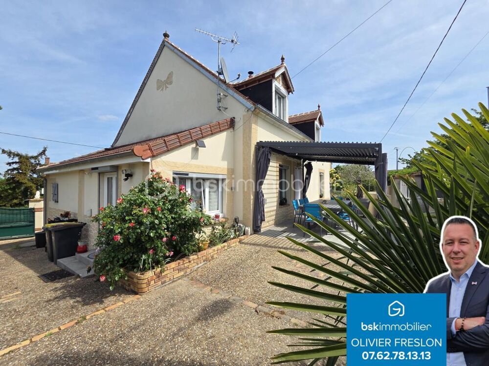 Magnifique Maison de village de 126m² avec double garage, piscine hors sol et dépendance à Germigny sur Loire