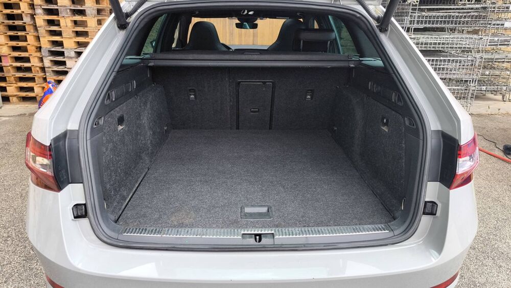 Superb 2.0 TSI 272 4x4 DSG7 Sportline - Automatique Toit ouvrant 2018 occasion 71100 Chalon Sur Saone