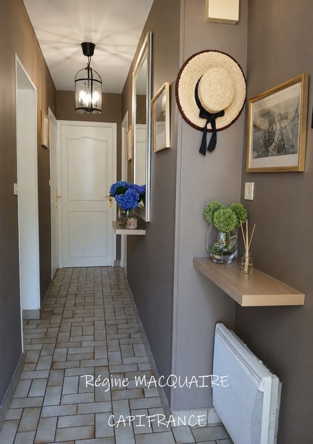 À vendre : Maison mitoyenne de 4 pièces,143 m2 env., 3 chambres sur un terrain de 1500 m2 avec panorama exceptionnel sur la camp