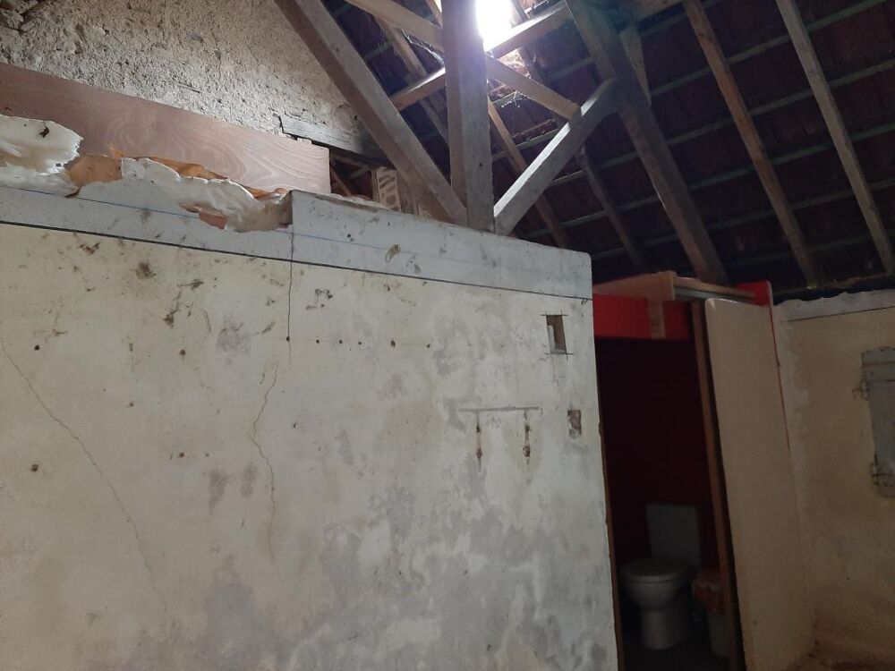 Vente Maison CHARMANTE MAISON MITOYENNE A RÉNOVER. GUEUGNON (71) Gueugnon