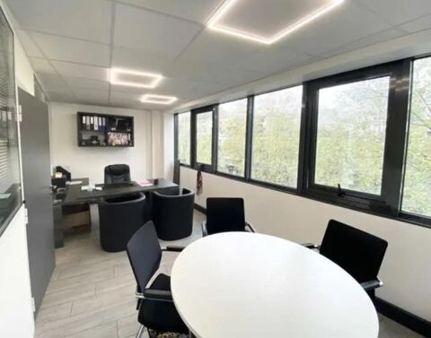 Au sein d'un immeuble tertiaire, au pied du métro Billancourt 2693 92100 Boulogne billancourt