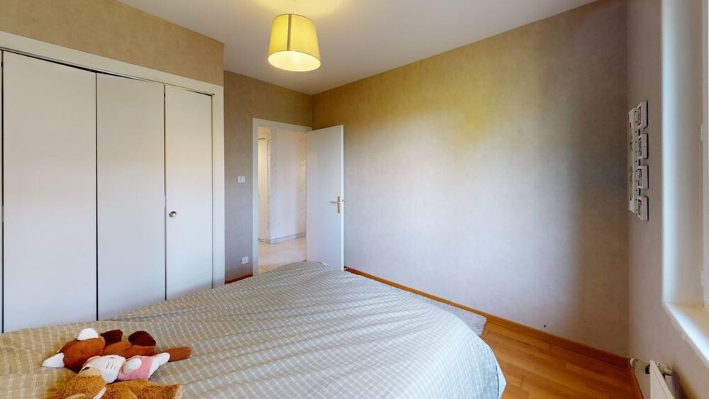 Vente Appartement APPARTEMENT 3 CHAMBRES CAVE ET GARAGE DANS PARC SOIGNEUSEMENT ENTRETENU . TERRAIN DE TENNIS ET PISCINE INTERIEURE Rive de gier