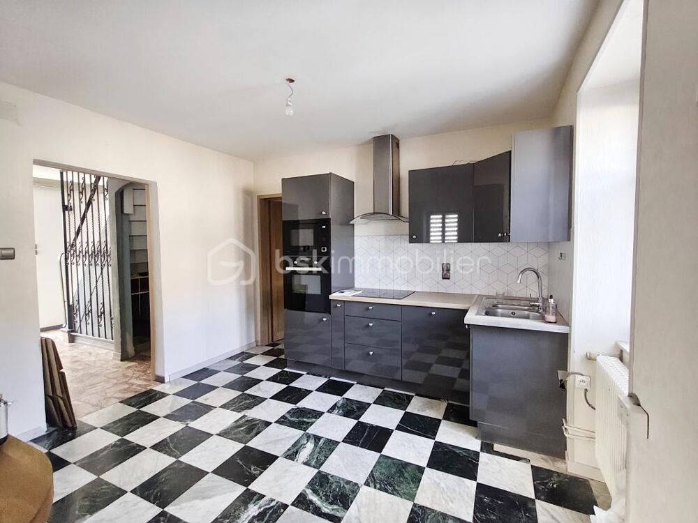 Maison de village individuelle de 130 m² avec cour et grande dépendance  Steinbach