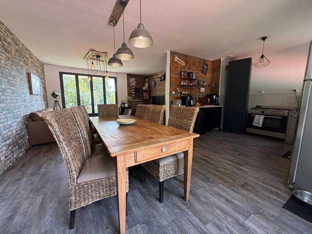 Maison familiale 160 m² exposée plein Sud Terrain 4 200 m² Garage de 60 m² Fort potentiel