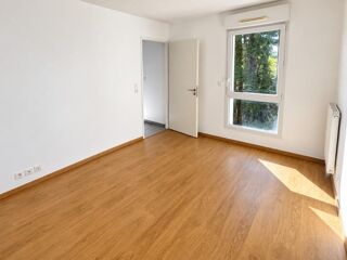 Location Appartement Appartement T2 avec parking et terrasse à NANTES Nantes