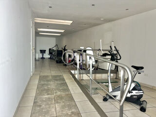  Immeuble � vendre 15 + pi�ces 214 m�