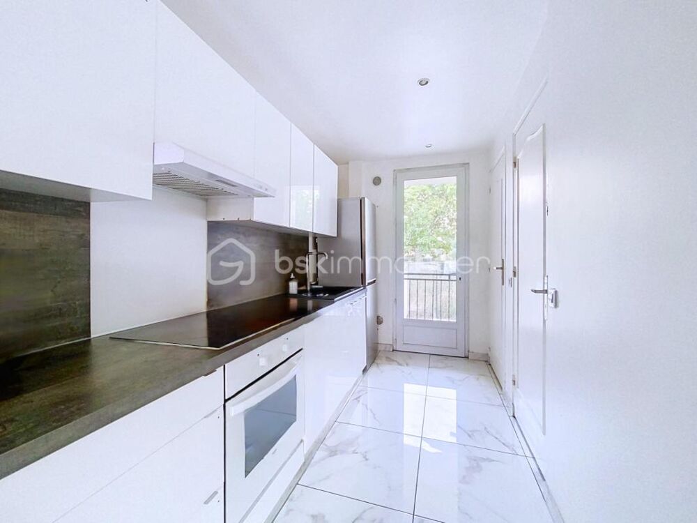 Maison F7 située à Villeparisis avec 1 pièce en sous-sol, 3 salles de bain, 1 jardin et 1 terrasse