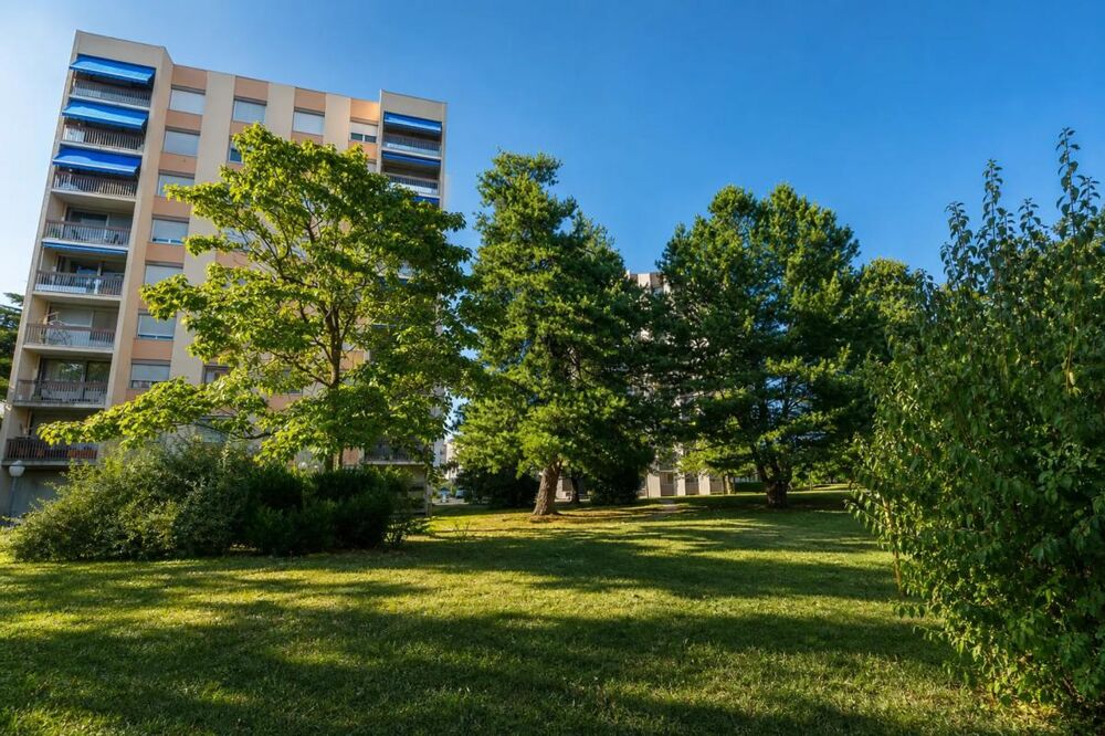Appartement 3 pièces 73 m² · à Saint Genis Laval · 73 m² · 239 000 €