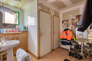 Parking / Garage à vendre 3 pièces 480 m²