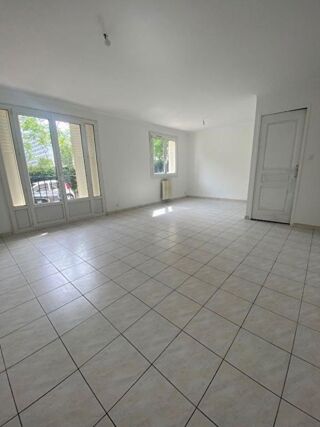  Appartement à louer 3 pièces 63 m²