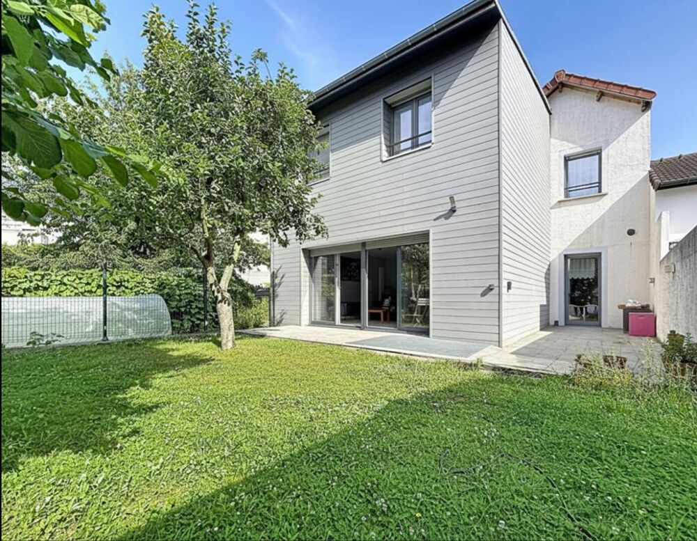 Maison moderne à Villejuif de 225 m2 avec 7 chambres