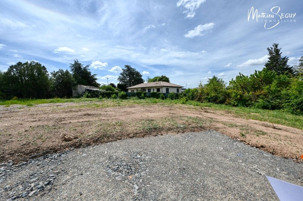 Vente Terrain Un joli terrain recherche ses futurs propriétaires pour implanter un nouveau projet de vie! Pollionnay