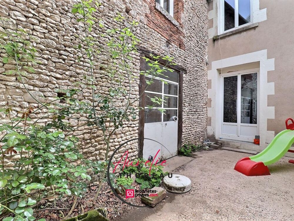 Maison de ville, 3 chambres, cours, garage