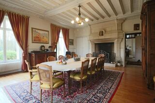  Propri�t�/ch�teau � vendre 13 pi�ces 700 m�