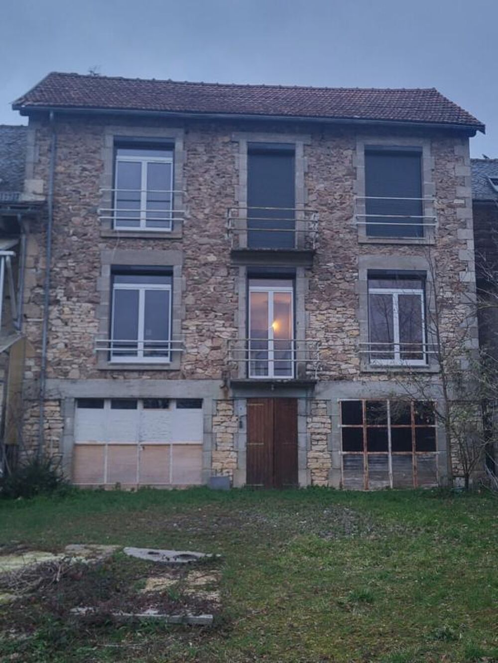 Vente Maison Maison Lanuejouls 9 pièce(s) 190 m2 Lanuejouls