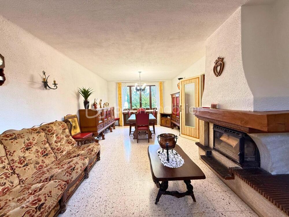 Maison familiale édifiée sur une parcelle de 1780m2