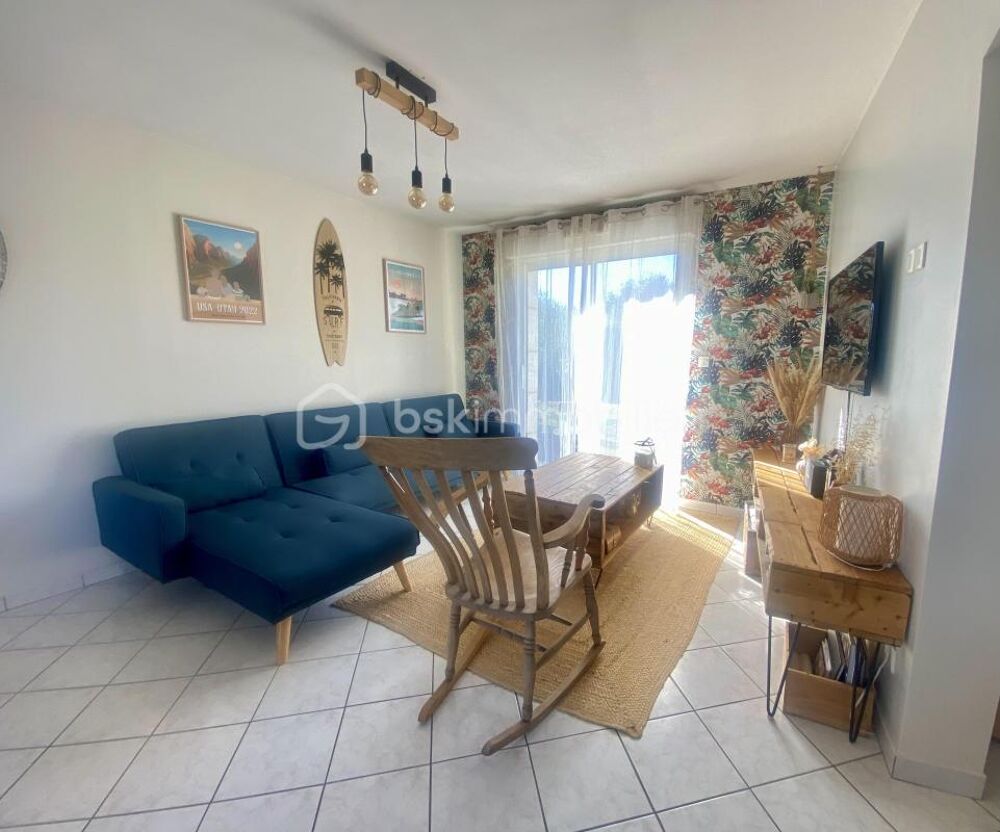 Vente Maison Maison familiale sur demi-niveaux – 4 chambres – Terrain de 890 m² – Double garage Martigne sur mayenne