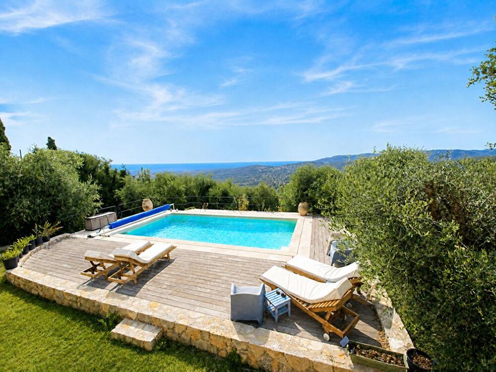 Superbe villa vue mer proche du village