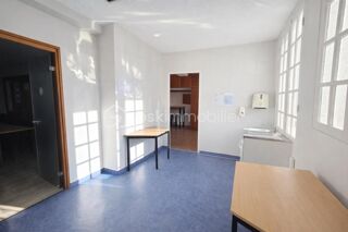  Immeuble à vendre 15 + pièces 420 m²