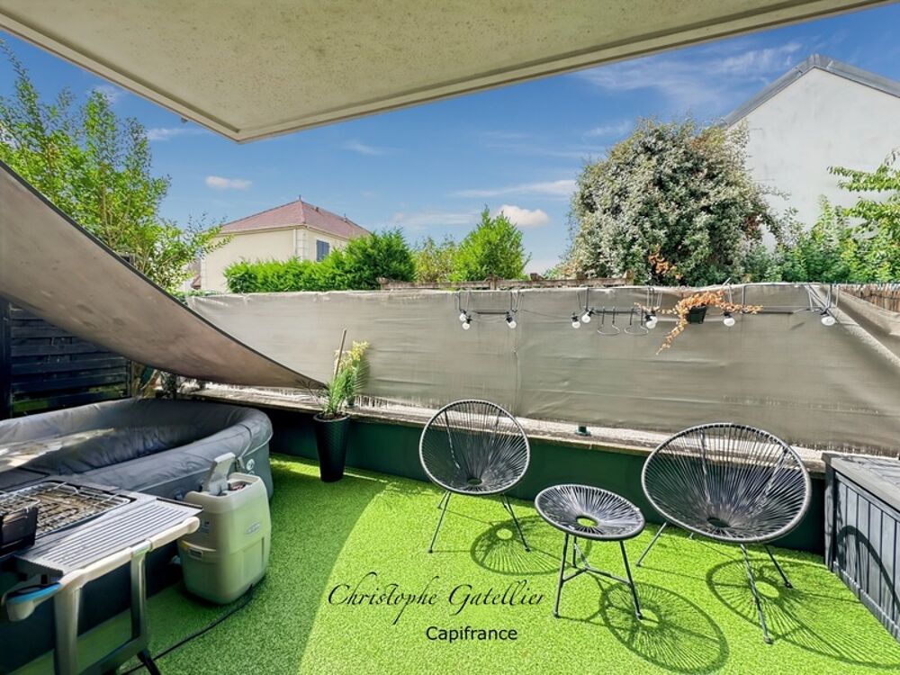 Quartier VILLAGE, appartement T3 (2 chambres) - Terrasse et Jardinet - Box fermé