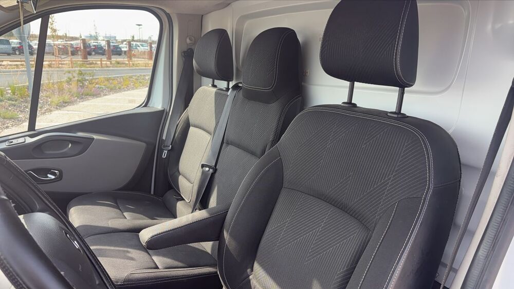 Trafic Fourgon L1H1 III 1.6 dCi 125 Grand Confort - 3 places 2017 occasion 20114 Figari