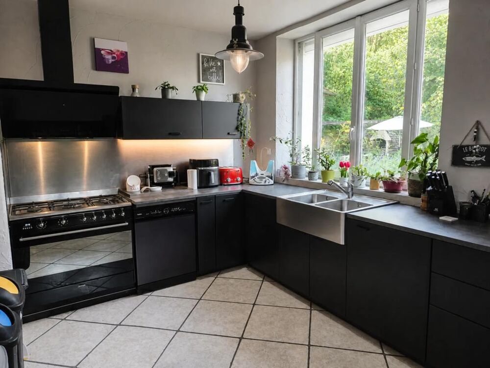 Maison meulière 143 m²+ dependance + garage et piscine