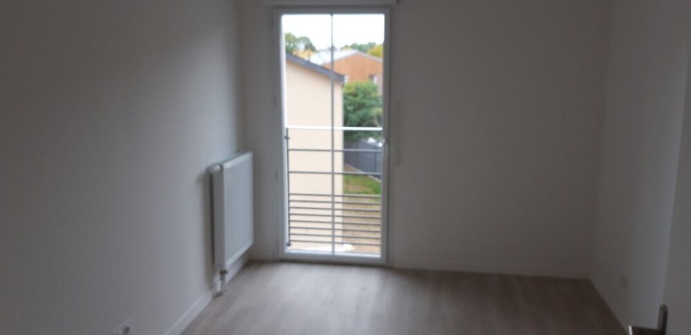 T3 avec balcon et parking à TOURS