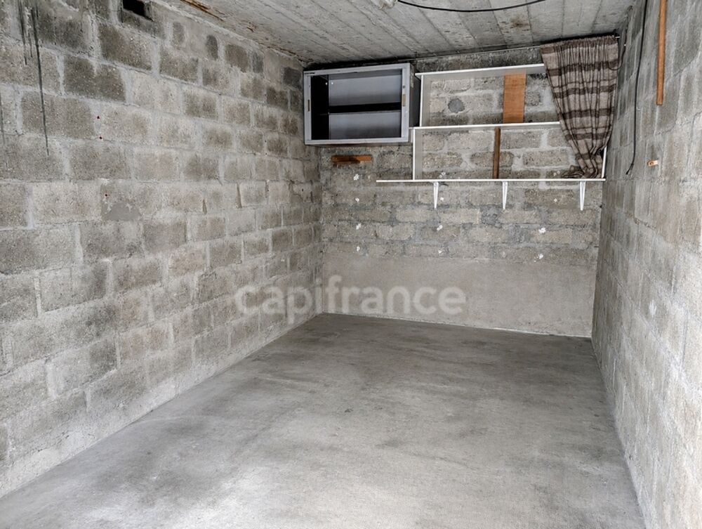 Vente Parking/Garage Box en Centre-Ville à vendre à CORBEIL ESSONNES Corbeil essonnes