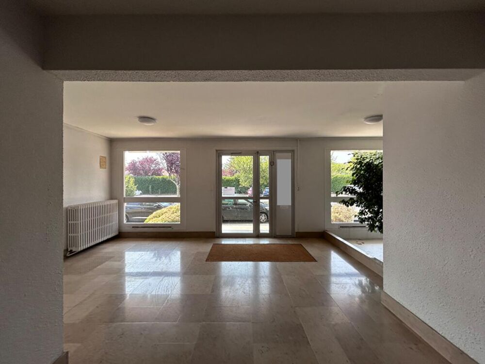 Vente Appartement POITIERS  TOUFFENET - APPARTEMENT T2 DE 63,91 m² AVEC LOCATAIRE EN PLACE - CAVE + PARKING Poitiers