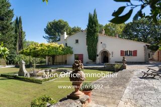  Propriété/château à vendre 8 pièces 270 m²