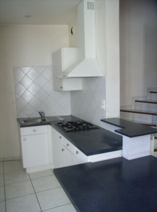  Appartement à louer 4 pièces 82 m²