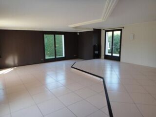  Maison  louer 6 pices 220 m