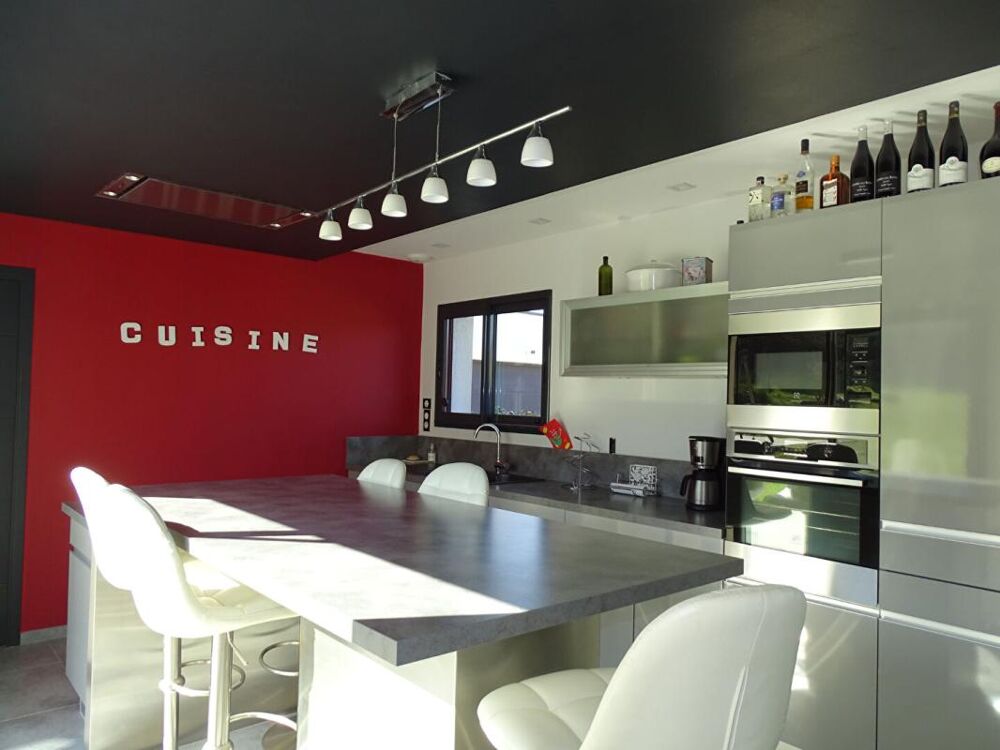 Villa Sainte Nathalene 5 pièce(s) 147.03 m2