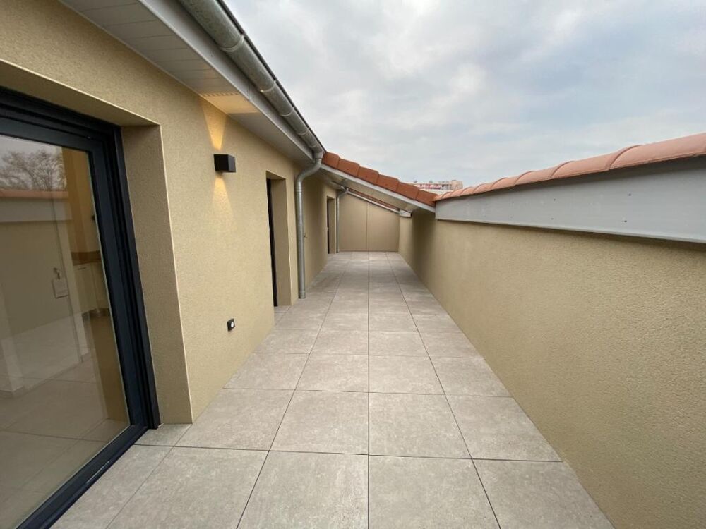Location Appartement T2 NEUF avec terrasse et parking à BRON Bron