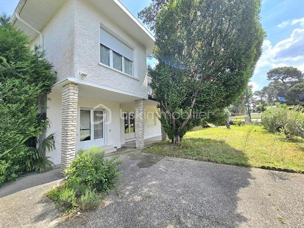 MAISON DE VILLE DE 170 M2 SUR UN TERRAIN DE 913 M2 AVEC 4 CHAMBRES !!!