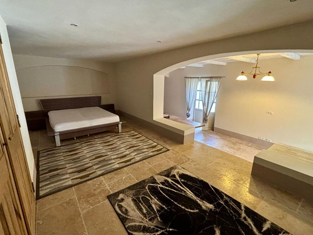 à vendre  Propriété/château Uzès (30700)