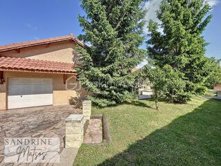  Villa  vendre 6 pices 144 m