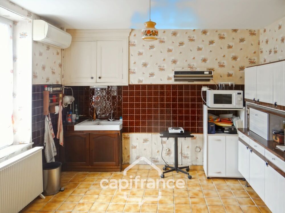Vente Maison À vendre, maison d'habitation située dans une zone résidentielle Commentry