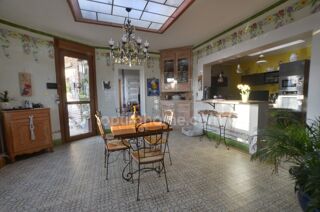  Maison  vendre 8 pices 165 m